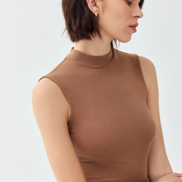 NWT Shein MOTIF Mock Neck Tank - Picture 4 of 4